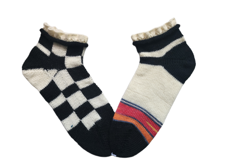 Handknitted Odd Frill Socks Adult Large (A)